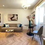 Apartment Piazza San Rocco *